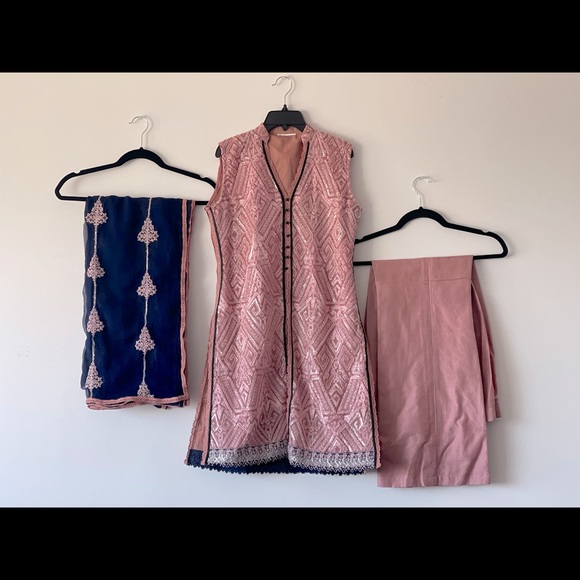 Asim Jofa Luxury Embroidered Chiffon in Pink - Picture 4 of 5